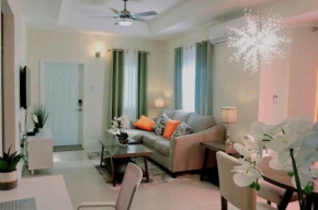Paradise Oasis at Oceanpointe - pool and free parking